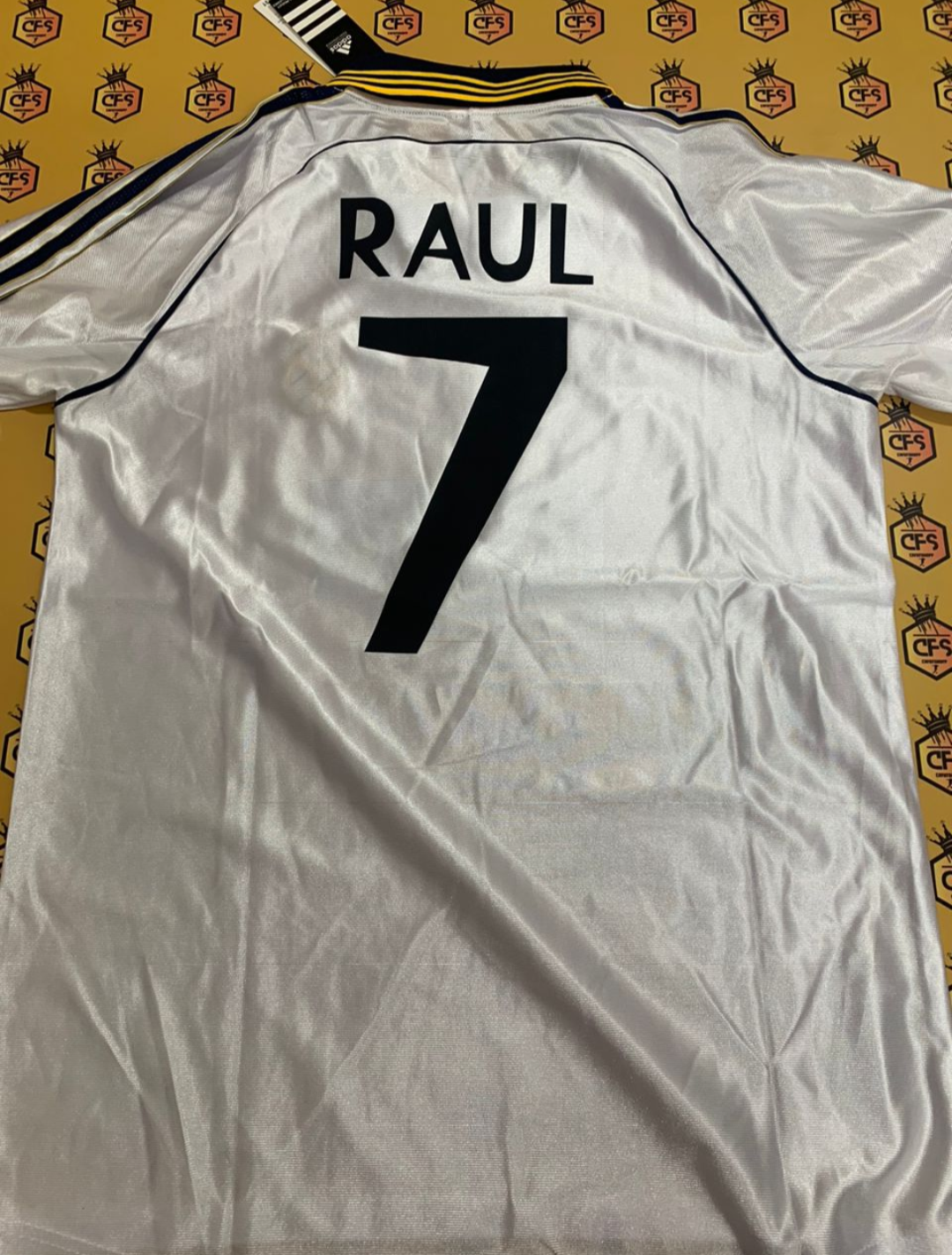 Real Madrid RETRO 1998-00 Local (pedir una talla más)