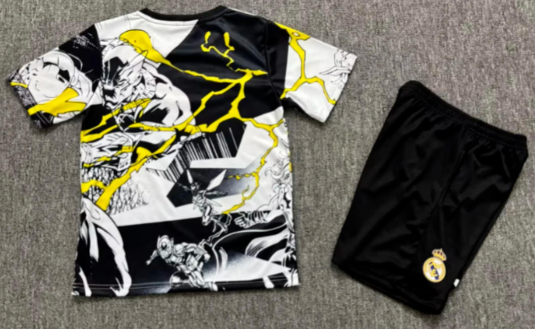 Equipacion Real Madrid especial Marvel
