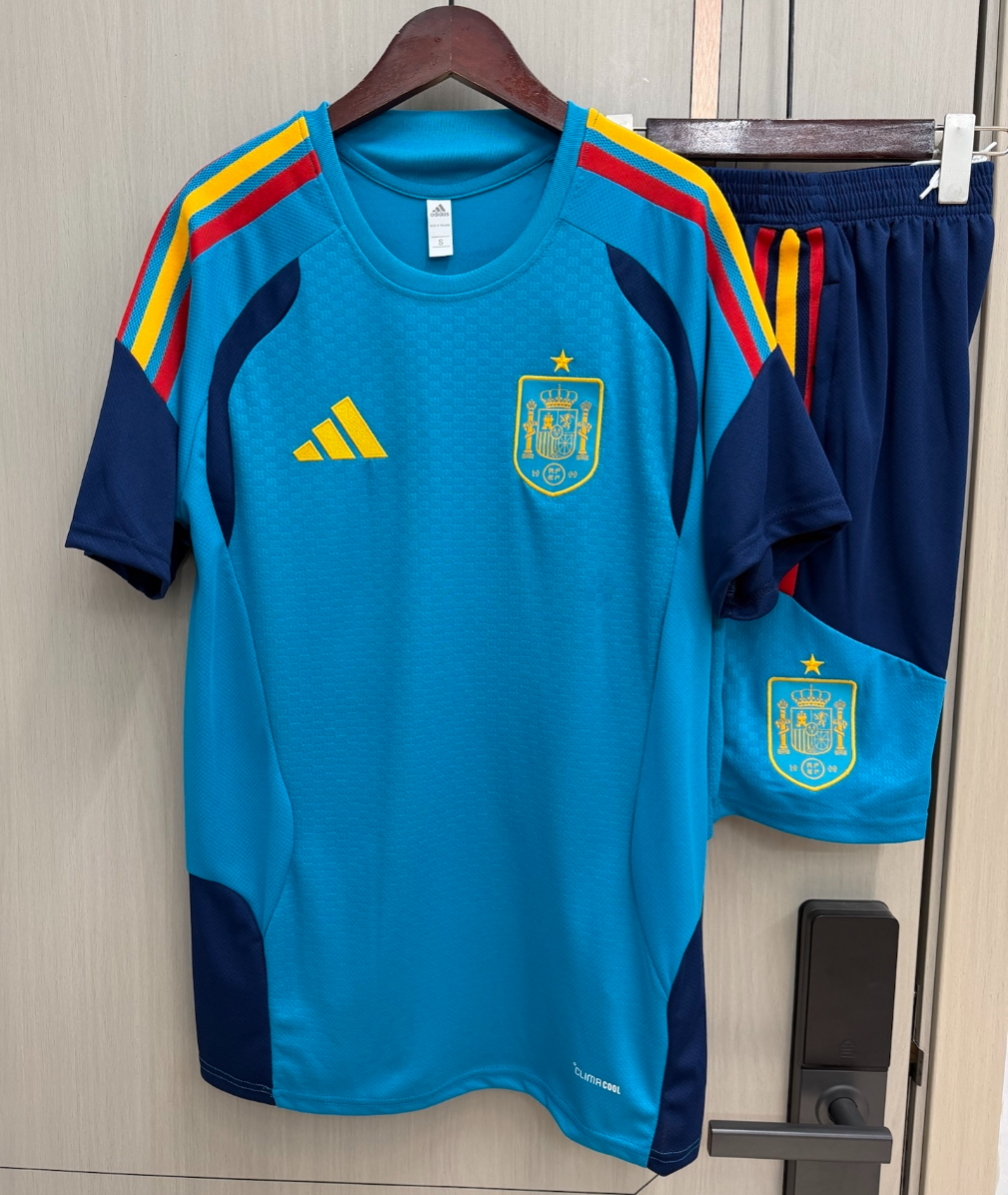 Conjunto de entrenamiento España 2026 (Talla de adulto y niño) *pedir una talla más*