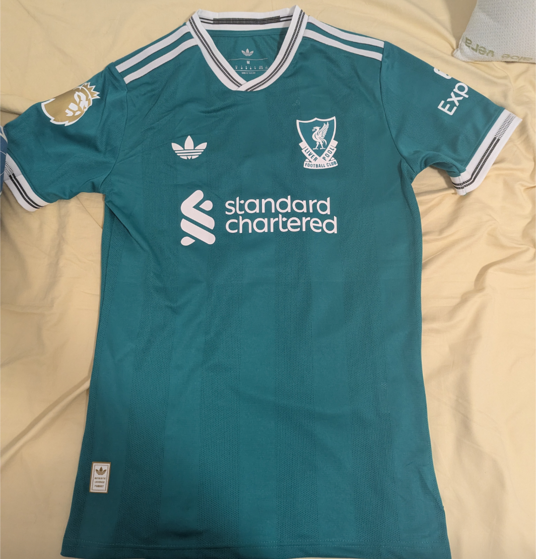 Camiseta Liverpool 25/26 tercera equipacion (pedir una talla más)