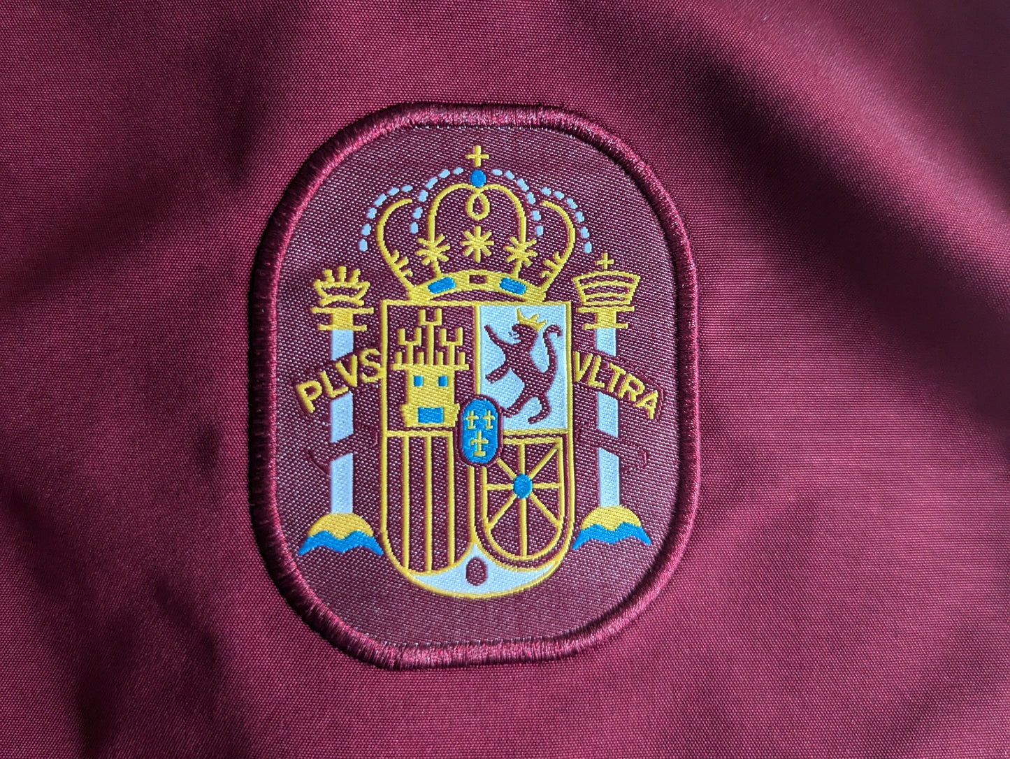 Chaqueta cortavientos España 2026 roja (tallas S-XXL)