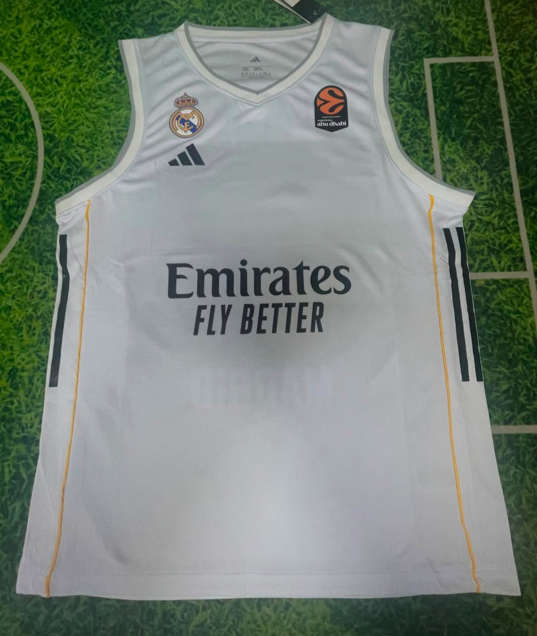 Camiseta Real Madrid baloncesto 25/26 (Solo tallas S-2XL)